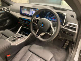 ☆センターパネルを運転席側に僅かに傾けたBMW独特のインパネ☆【駆け抜ける歓び】はここからもスタートしております☆