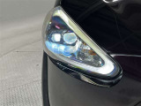 LEDヘッドライトとオートマチックハイビームで夜間走行時の安心感が違います!ヘッドライトレンズ表面に剥がれがありますので御来店時にご確認ください。
