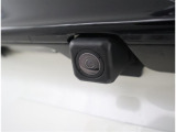 バックカメラが付いているので後方確認が非常にしやすいです。今や運転初心者も熟練者も必須装備!ついていて損はないですね♪