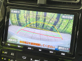 【バックカメラ】駐車時に後方がリアルタイム映像で確認できます。大型商業施設や立体駐車場での駐車時や、夜間のバック時に大活躍!運転スキルに関わらず、今や必須となった装備のひとつです!