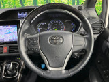 【純正革巻きステアリング】上質な革を使用することで、手にしっかり馴染みとても運転しやすいハンドルです♪