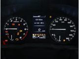 視認性に優れたメーターで、夜間走行も安心して運転できます!メーター内の光度調整機能も付いております!