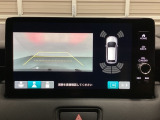 バックでの車庫入れも安心です! リアカメラが付いているバックモニター付のナビディスプレーを装備しております。バンパーについているソナーや、操作線もついており距離感も画面から確認できます。