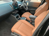 衝突被害軽減ブレーキが付いております。万一の際はブレーキをサポートします。