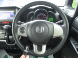 握りやすい大きなハンドルで運転しやすいです♪