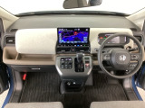 【前方視界】開放的な前方視界!運転がしやすく疲れにくいです♪窓が大きく、見通しがとっても良いおクルマですよ♪