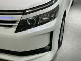 LEDヘッドライトは、点灯の瞬間から最大光量を発揮し、突然暗くなるトンネルなどでの安定感を高めます。