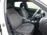 Audi車はどの車種も全てレザーハンドルです。そこにはAudiのこだわりがあり質感の高いレザーでしっかりと手に馴染み、高級感を演出します。