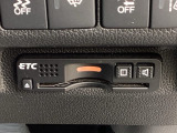 【ETC車載器】カードを挿すだけでゲートをスルー。利用には車両情報を登録する「セットアップ」が別途必要です。