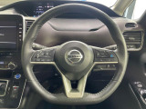 【純正革巻きステアリング】上質な革を使用することで、手にしっかり馴染みとても運転しやすいハンドルです♪