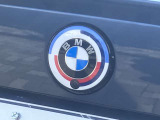 トランクエンブレムもM社創立50周年記念エンブレム!