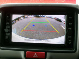 駐車に便利なバックモニター搭載車です。後方の映像が見えるのでバックも安心です。