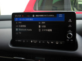 ナビゲーションはホンダコネクトディスプレイを装着しております。AM、FM、Bluetooth、フルセグTVがご使用いただけます。初めて訪れた場所でも道に迷わず安心ですね!