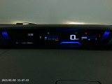 視認性、認識性にこだわった、カラー液晶メーターを採用。速度は読み取りやすいよう数字で大きく表示します。