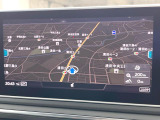 ●純正ナビ:一体感のあるナビは、高級感ある車内を演出してくれます。Bluetooth再生などオーディオ機能も充実しておりますので、運転もより楽しめます♪