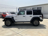 Jeep通はモデルコードで呼びます。Jeepには名前を変えずに進化してきたモデルはいくつもあります。その為、モデルはモデルコードによって呼び分けられています。