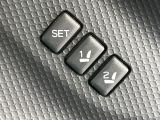 【メモリー機能付きパワーシート】ドライバーごとに設定したシート位置を記憶して、ボタン一つで切り替えできる便利な機能!運転する方が複数名いらっしゃるご家庭におすすめです♪