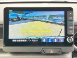 バックカメラ装着済!後退時、画面で後方の視界をサポートします。