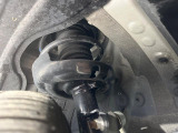 お車を安心してお乗りいただく為には、足回りの定期点検が欠かせません。サービスサポート(有償保証)では無料点検もご提供しており、安心のカーライフをお過ごしいただけるサポート体制が整っています。