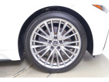 235/40R19