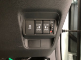 【両側電動スライドドア】リモコンや運転席のスイッチ操作のほか、ドアハンドルを少し引くだけでリアドアが自動開閉します♪