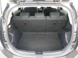 後席シートを倒して大きな荷物も積めます
