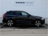 ◆サイド/流麗なプロポーションはVOLVO車の真骨頂。「美しいものと共にありたい」というオーナーの願いを満たします