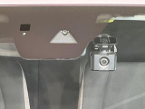 【スマートシティブレーキサポート】低速走行中に前方の車両等を認識し、衝突しそうな時は警報とブレーキで衝突回避と被害軽減をアシスト。より安全にドライブをお楽しみいただけます。