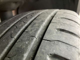 タイヤ溝はセンターで5.2mmです(新品約8mm)