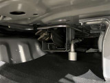 内装工程では、中古車を気持ちよくお乗りいただけるよう清掃しています。ニオイの元となるフロアカーペットまで洗浄・消臭済み?