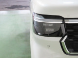 LEDヘッドライトは、点灯の瞬間から光量を発揮し、突然暗くなるトンネルなどでの安定感を高めます。