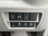 両側が電動スライドドアで、左右どちらからでも乗り降りOK。更に運転席のスイッチ、インテリキーのボタンでも開閉自在。挟み込み防止機能も安心です!