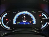 とっても見やすいメーターです。夜間時はラグジュアリーな気分にさせてくれる照明が魅力ですので、夜のドライブも楽しみになりますよ♪