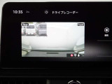 メーカーオプションの前後ドライブレコーダー付きです。