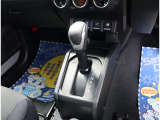 自社整備工場から板金工場、保険やローン等お車に関してはフルサポート!楽しいカーライフのお手伝いをぜひお任せください!自社板金工場・に加え、運輸支局指定工場にて、しっかり点検整備させて頂いております。