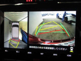 パノラミックビューモニター付きです。車両を上から見たような映像をディスプレイオーディオ画面に表示、運転席からの目線だけでは見にくい、車両周辺の状況をリアルタイムでしっかり確認できます。