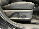 運転席は最適なポジションが可能な電動パワーシートになります。