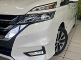 【LEDヘッドライト】悪天候や夜間走行時も良好な視界を確保し安心して運転できる高輝度LEDヘッドライトを装備!点灯速度が早く、消費電力も抑えられています。