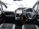 【運転席・インパネまわり】 ハンドル・シート・フロアーなど隅々までプロによるクリーニング済み☆彡キレイな車内でドライブが一層快適にお楽しみいただけます!!
