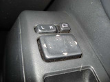 電動格納機能付きドアミラーです!