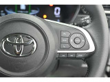 レーダークルーズコントロール(全車速追従機能付)付きです。車速に応じて追従支援してくれるので、ロングドライブも快適です。詳細は販売店スタッフまでおたずねください。
