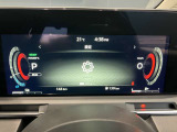 モニター式メータパネルです。回生モニター等様々な情報表示を変更できるデジタルスピードメーターとなっております。