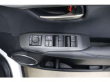 運転席ドアスイッチ回りの画像です。
