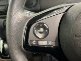 ステアリングにオーディオ操作スイッチが付いています。オーディオ画面に直接タッチしなくても操作が出来ますので、運転に集中できます。