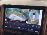 【パノラミックビューモニター】専用のカメラにより、上から見下ろしたような視点で360度クルマの周囲を確認することができます☆死角部分も確認しやすく、狭い場所での切り返しや駐車もスムーズに行えます。