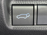 【パワーバックドア】スマートキーや運転席のボタンを押すだけでリアゲートが自動で開閉します!荷物を持っている時や、高い位置にあるバックドアを閉める際に便利な機能です♪