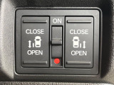 【両側パワースライドドア】スマートキーや運転席のスイッチで後席両側スライドドアの開閉が可能♪電動だから力を入れてドアを開ける必要が無く、小さなお子様でも簡単に開け閉めでき快適です♪