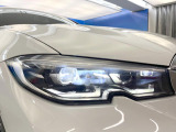 ●LEDヘッドライト:夜間走行時も良好な視界を確保し安心して運転できる高輝度LEDヘッドライトを装備!点灯速度が早く、消費電力も抑えられています。