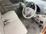 運転席。高さもちょうど良く乗り降りもしやすいです。