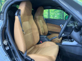 運転席シート廻りは使用感も少なく、良好な状態となっています。丁寧に使われていたことがよくわかりますね。